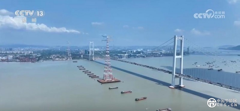264.5米“水上高塔”投产送电 粤港澳大湾区再添“超级电力走廊”