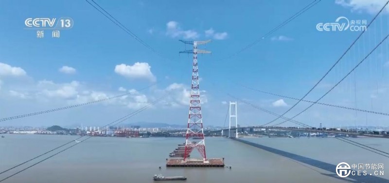 264.5米“水上高塔”投产送电 粤港澳大湾区再添“超级电力走廊”