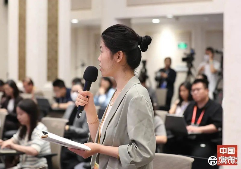 国新办举行新闻发布会 介绍“深化提升‘获得电力’服务水平 全面打造现代化用电营商环境”有关情况