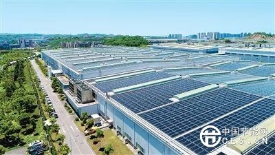 中国光伏发电装机突破十亿千瓦，火电装机占比降至约四成——一升一降，彰显能源转型新成就