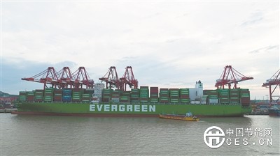 全球首次船对船液态二氧化碳接卸完成
