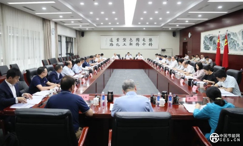 工信部：依法依规、综合治理光伏行业低价无序竞争