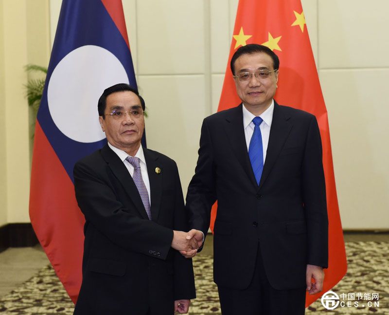 3月23日，国务院总理李克强在海南三亚会见老挝总理通邢。