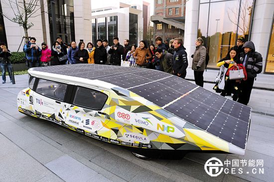 新型太阳能车 你能分出头尾？