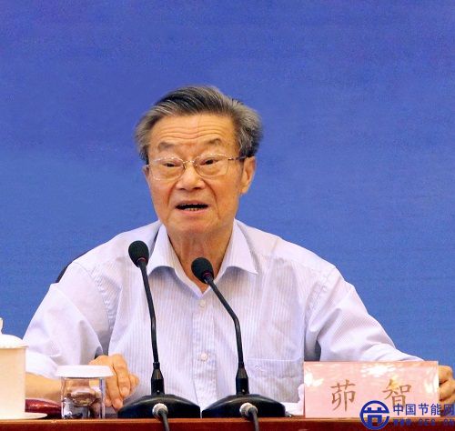 农业节水科技奖评审委员会主任、中国工程院院士、  中国农业节水和农村供水技术协会副会长茆智介绍第三届农业节水科技奖申报评审情况