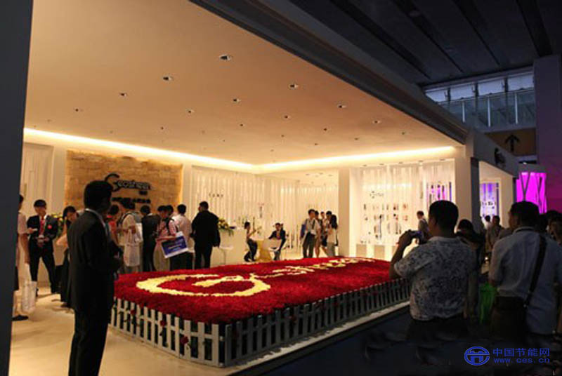 2013广州国际照明展览会：Geosheen极成光电防眩光功能展示